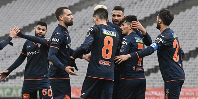 Başakşehir ligde üç maç sonra puan aldı