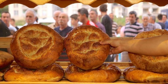 İstanbul'da Halk Ekmek ramazan pidesini 5 liradan satacak