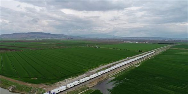 TCDD, deprem bölgesinin ihtiyaçları için seferlerini sürdürüyor