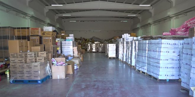 Hatay'a 6 bin 100 tır yardım malzemesi geldi