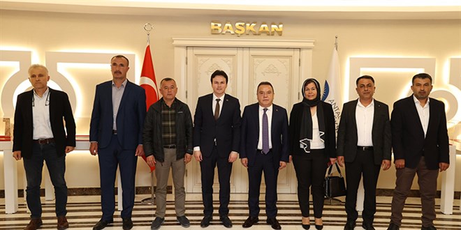 Antalya'da Demre Belediye Başkanlığına Gülsüm Cengiz seçildi