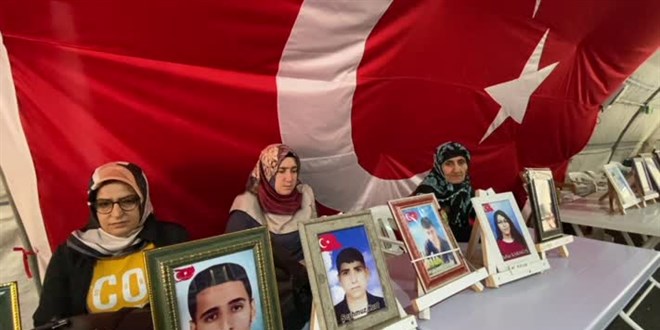 Diyarbakır anneleri ramazanda da evlat nöbetini sürdürüyor