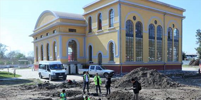 Edirne'deki hızlı tren çalışmalarında Osmanlı mezar taşları bulundu