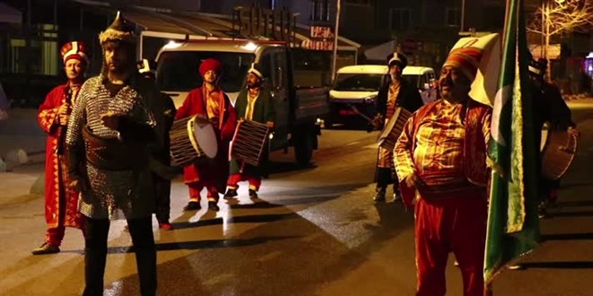 Tekirdağ'da vatandaşlar mehter takımının çaldığı marşla sahura uyandırıldı