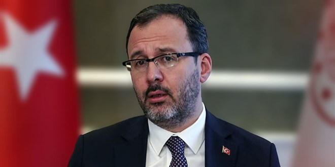 Bakan Kasapoğlu, iftarda depremzedelerle bir araya geldi