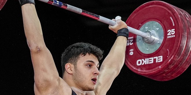 Milli halterci Kerem Kurnaz, dünya şampiyonu oldu