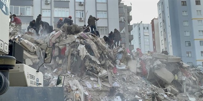 Depremde yıkılan Şansel Sitesi'nin müteahhidi tutuklandı