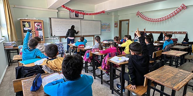 Hatay'da okula devam oranı 3 günde yüzde 60'ı aştı