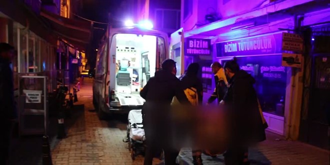 Uşak'ta bir kadın, erkek arkadaşını bıçakla öldürdü