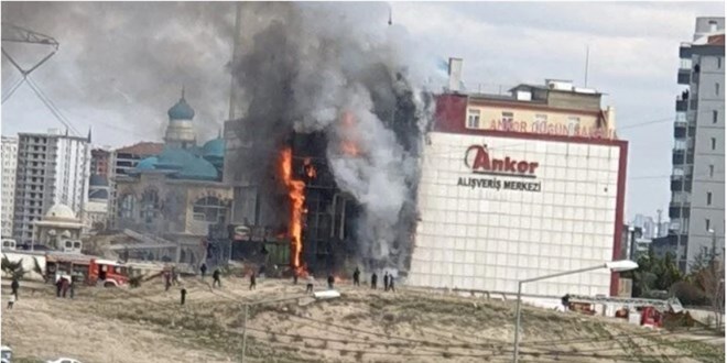 Ankara'da AVM yangını