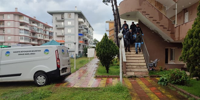 Sakarya'da kolonya içtiği öne sürülen kişi hayatını kaybetti