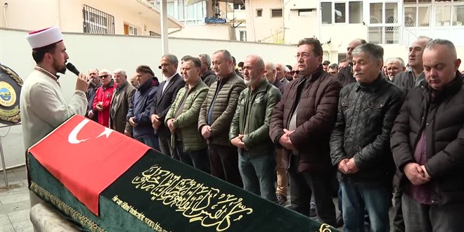 Eşi tarafından öldürülen hakimin cenazesi, Heybeliada'da toprağa verildi