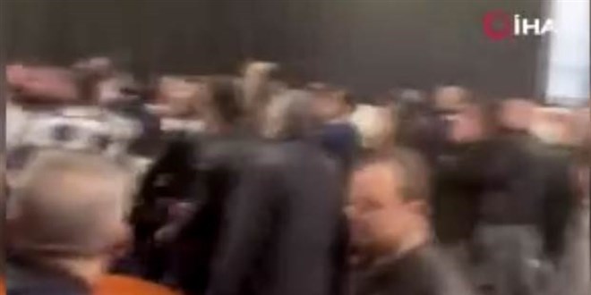 İYİ Parti'nin Ankara temayül yoklamasında kavga çıktı