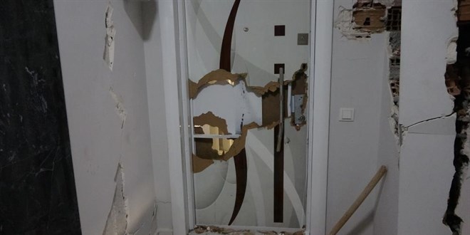 Deprem bölgesinde terk edilen evlere hırsızlar dadandı