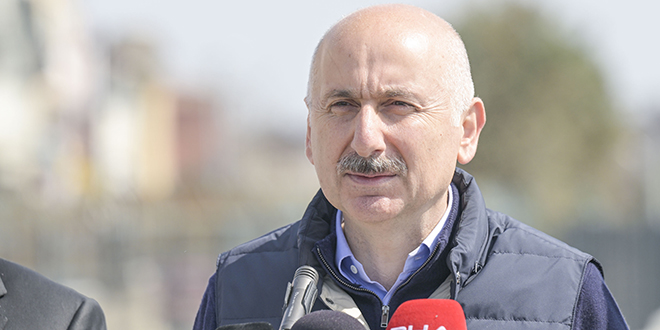 Bakan Karaismailoğlu: İstanbul'un her köşesine raylı sistemi eriştirmek gerek