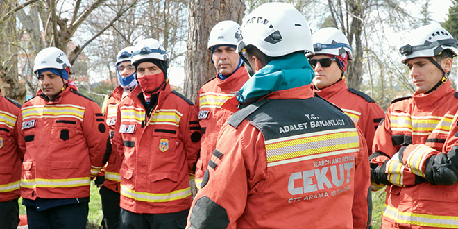CEKUT personeli eğitimlerle afetlere hazır hale geliyor