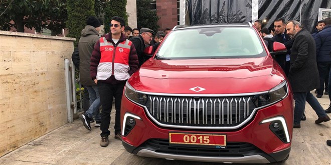 Bakan Varank, Togg'u makam aracı olarak kullanan ilk bakan oldu