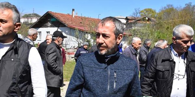 Oyuncu Şehsuvar Aktaş'ın babası ve üvey annesi son yolculuklarına uğurlandı