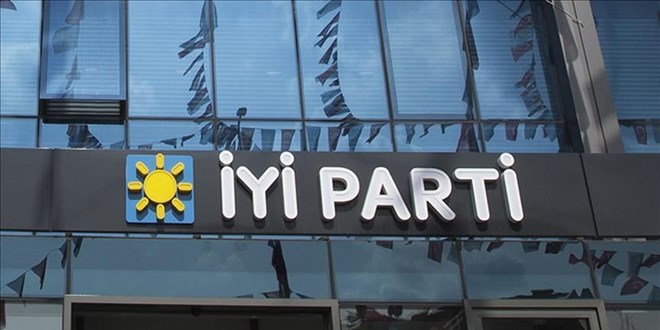 İYİ Parti'de Konya 5. sıradan aday gösterilen Şenol istifa etti