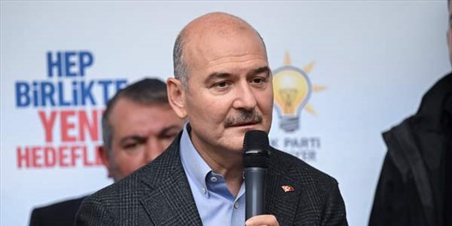 Bakan Soylu, Saryer'de partisinin tekilat mensuplaryla bir araya geldi