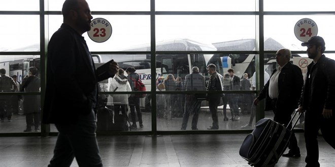 Uçak ve tren yolcusu artarken otobüs yolcusu azalıyor