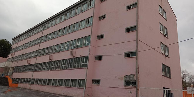 Bahçelievler'de bir ortaokulda korkutan manzara