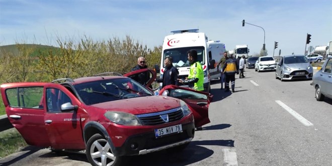 Konya'da iki otomobil çarpıştı: 1 ölü, 6 yaralı