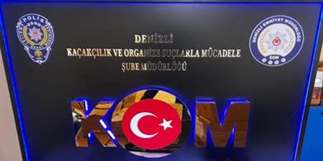 Denizli'de Motorlu Taşıtlar Sınavı'na kopya düzeneğiyle girmeye çalışan 4 kişi yakalandı