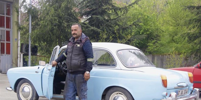 Gözü gibi baktığı nostaljik aracına 350 bin lira istedi