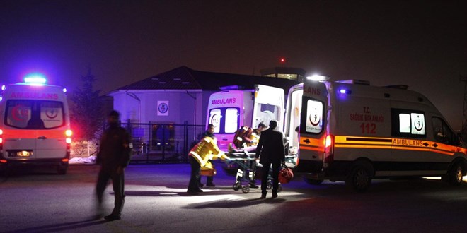 Motosiklet ve bisiklet çarpıştı: 1 ölü