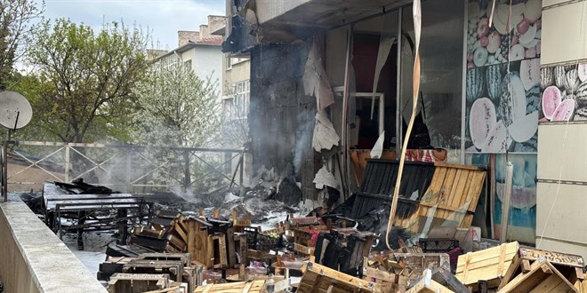 7 katlı binada yangın: Bayram ziyareti olası faciayı önledi