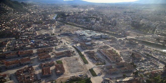 YSK üyelerinin deprem bölgesinde incelemeleri devam ediyor