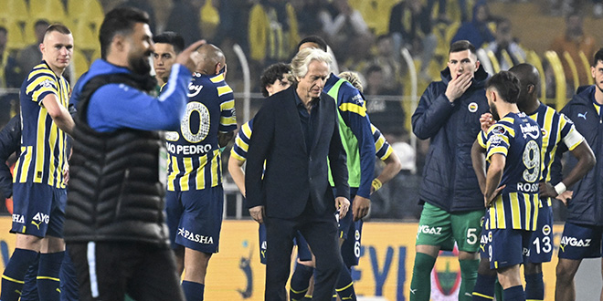 Fenerbahçe'ye zirve yarışında son dakika şoku