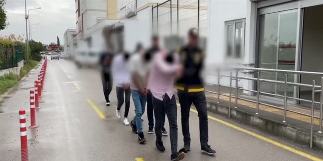 Adana'da bekçileri silahla etkisiz hale getirip zirai ilaç çalan 4 zanlı yakalandı