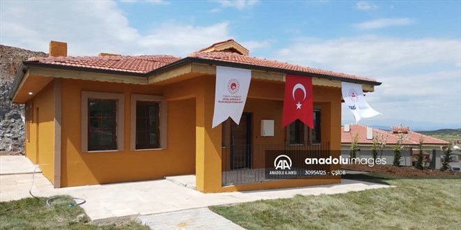 Bakan Kurum'dan Gaziantep Nurdağı'ndaki köy evlerine ilişkin paylaşım: