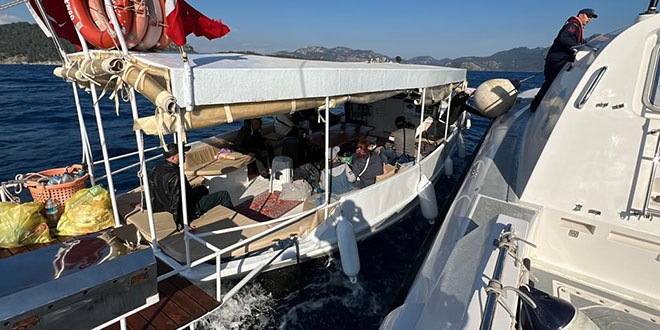 FETÖ üyesi 13 kişi Yunan adalarına kaçarken yakalandı