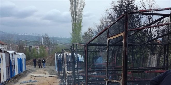 Çadır kentteki yangında 2 aylık bebek hayatını kaybetti