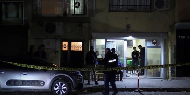 Silahlı kavganın arasında kalan koca öldü, eşi ağır yaralı