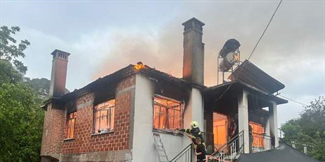 Muğla'da evde çıkan yangında 2 kişi öldü, 1 kişi yaralandı
