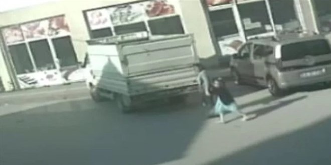 Kızıyla yürürken yorgun mermiyle vurulan kadın kurtarılamadı