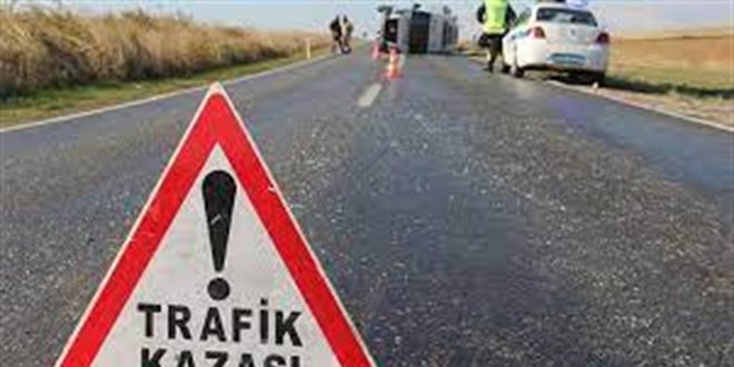 Erzincan'da iki araç çarpıştı, 1 kişi öldü 3 kişi yaralandı