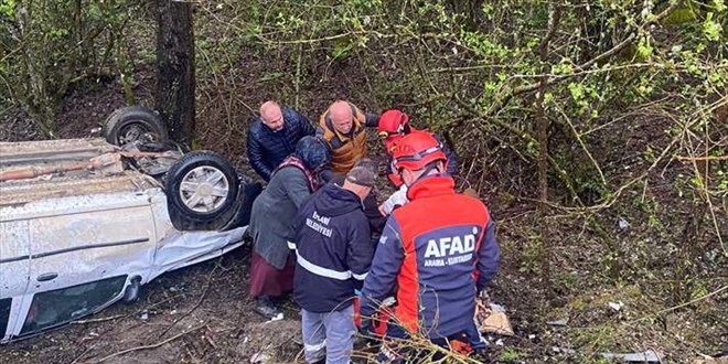 Karabük'te devrilen otomobildeki 1 kişi öldü, 4 kişi yaralandı