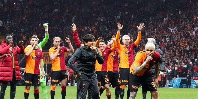 Galatasaray, Fenerbahçe ve Beşiktaş ile puan farkını 5'e çıkardı