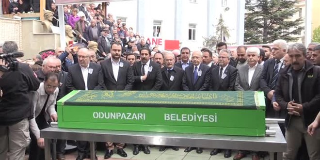Kılıçdaroğlu'nun kayınbiraderi Prof. Dr. Özdağ'ın cenazesi Eskişehir'de defnedildi