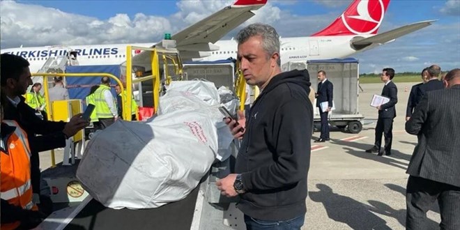 Fransa ve İsviçre'deki oy pusulaları Türkiye'ye gönderildi