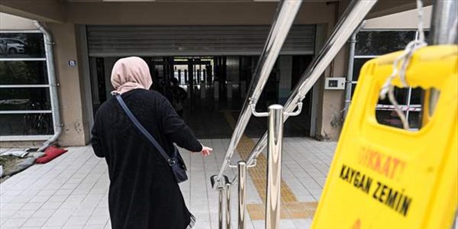 Başkentte aşırı yağış nedeniyle su basan metro istasyonları kullanıma açıldı