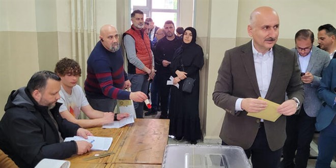 Bakan Karaismailoğlu'nun sandığından 1 oy farkla Erdoğan çıktı