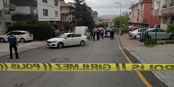 2 kardeşinden birini öldürdü, diğerini yaraladı