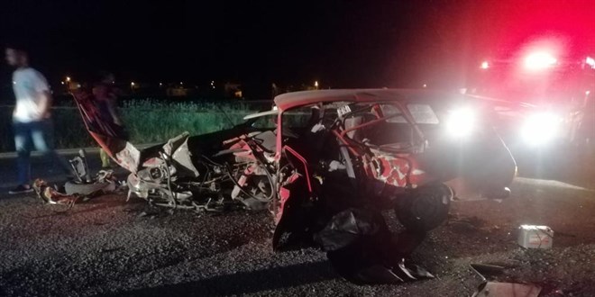 Osmaniye'de iki otomobil kafa kafaya çarpıştı: 1 ölü, 1 yaralı