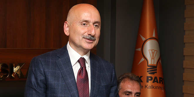 Bakan Karaismailoğlu: İnşallah bu maçın ikinci yarısından galip geleceğiz